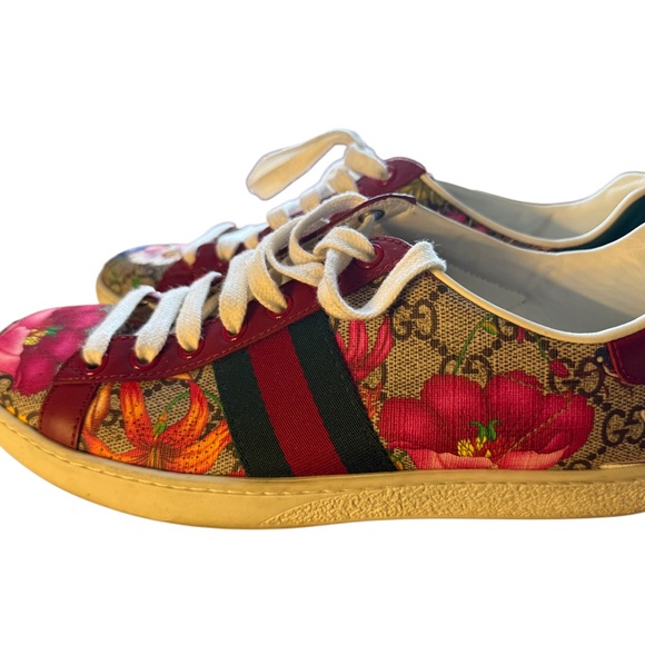 Floral Patterned Sneakers with Red and Green Accents - Picture 3 of 3